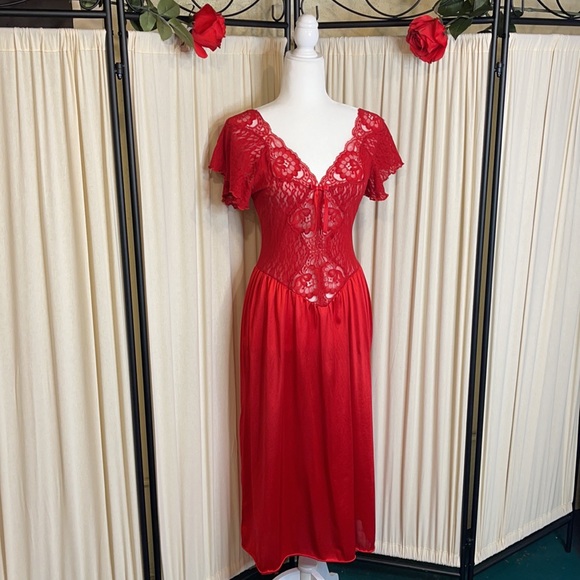 70’S VINTAGE- GORGEOUS RED SLIP GOWN LACE DRESS - Picture 2 of 11